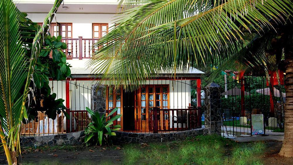 Hotel South Beach - Beachfront Jaco Bagian luar foto