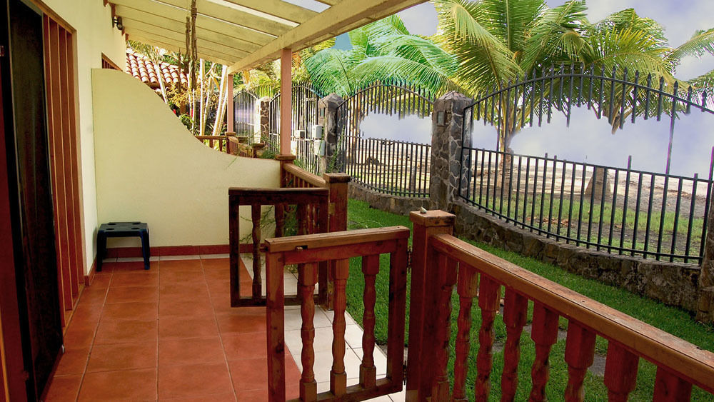 Hotel South Beach - Beachfront Jaco Bagian luar foto