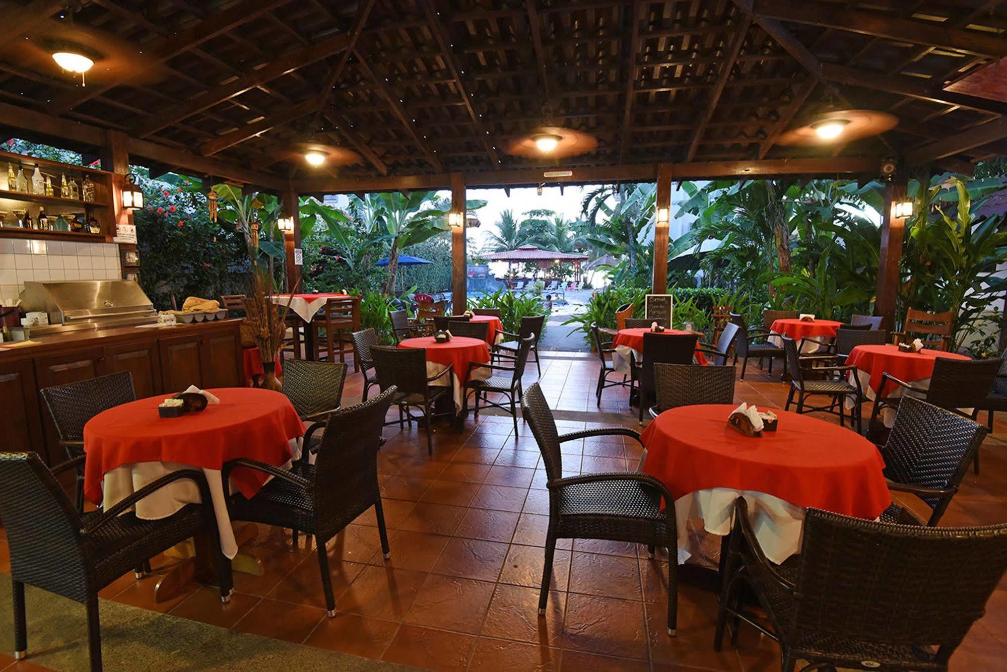 Hotel South Beach - Beachfront Jaco Bagian luar foto