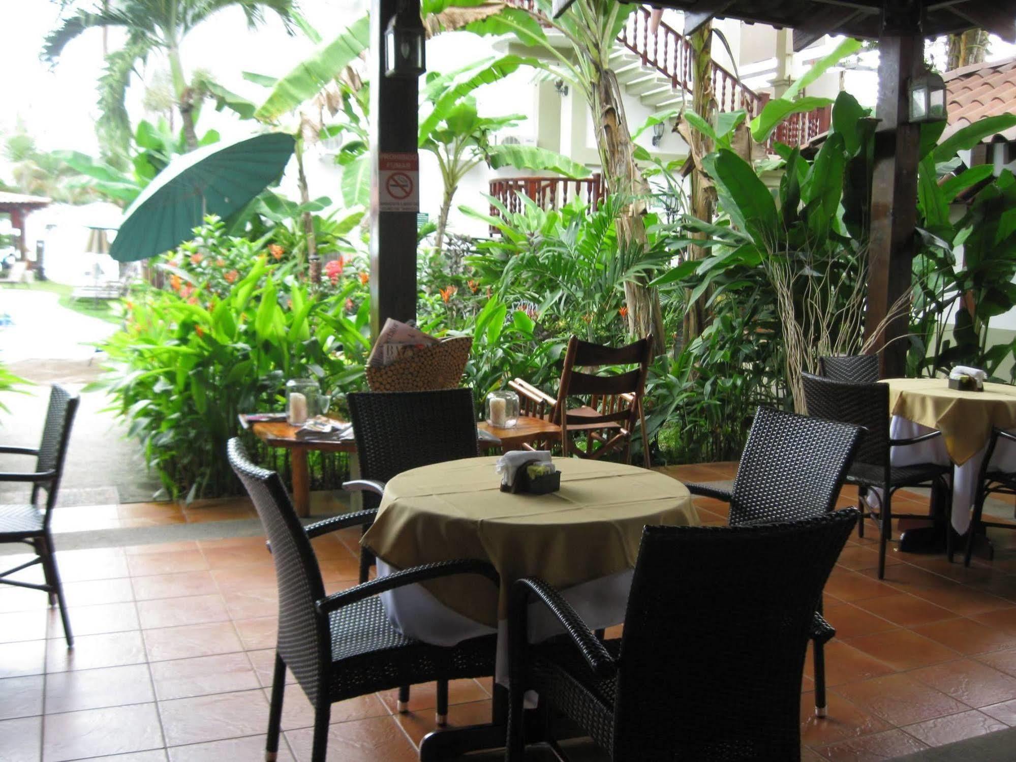 Hotel South Beach - Beachfront Jaco Bagian luar foto
