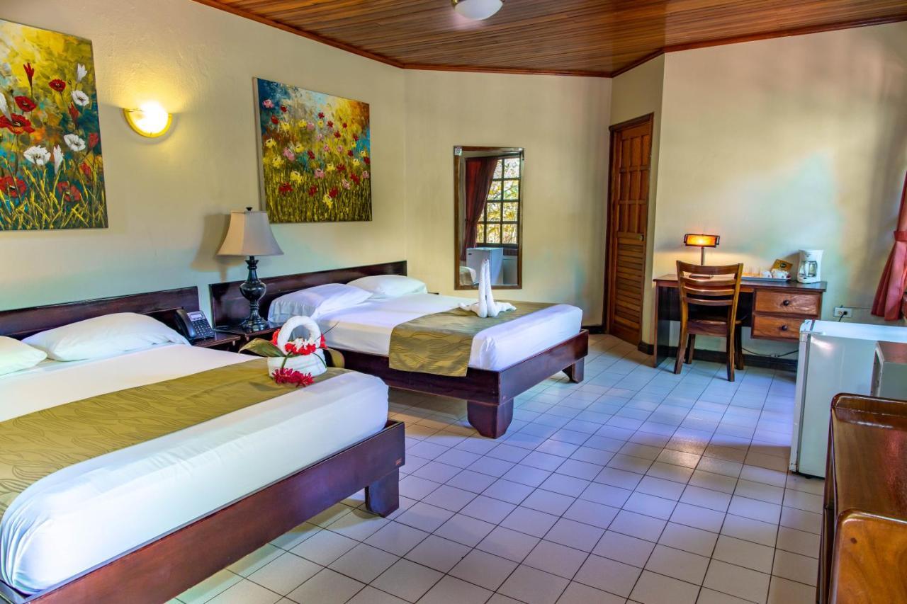 Hotel South Beach - Beachfront Jaco Bagian luar foto