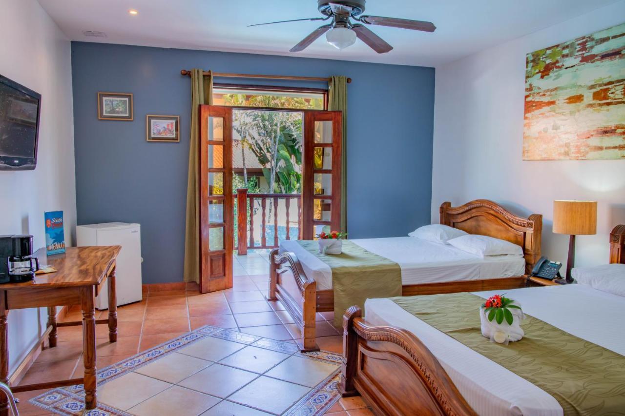 Hotel South Beach - Beachfront Jaco Bagian luar foto