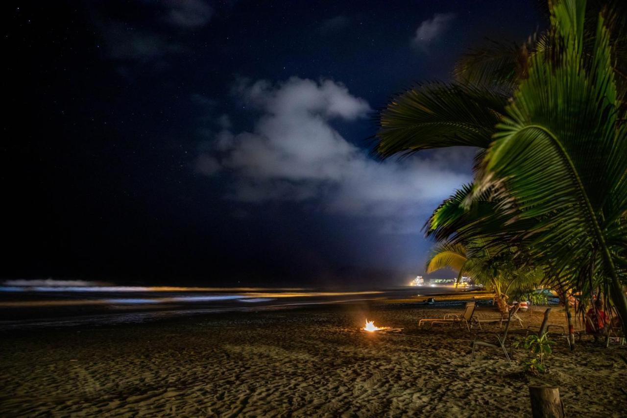 Hotel South Beach - Beachfront Jaco Bagian luar foto