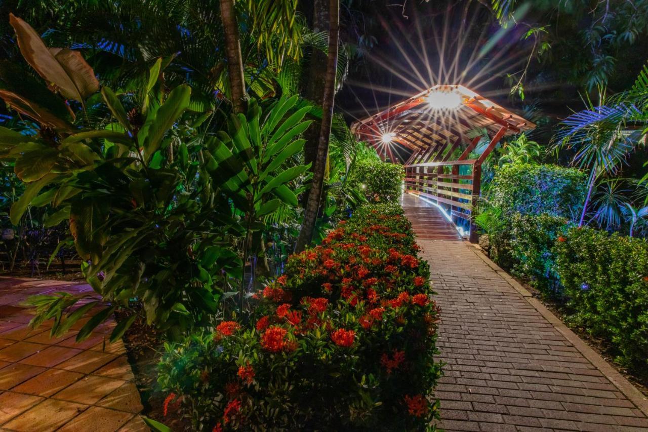 Hotel South Beach - Beachfront Jaco Bagian luar foto